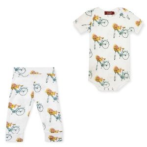 NWT MilkBarn Bamboo Set